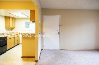 Building Photo - 15128 E Louisiana Dr