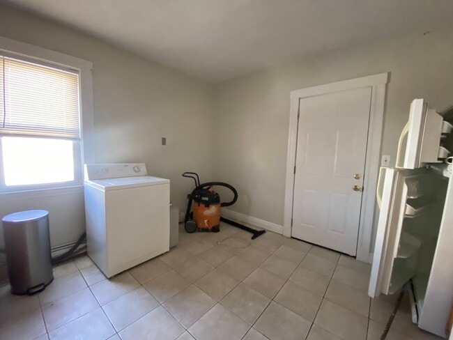 Building Photo - 49 Conwell Ave