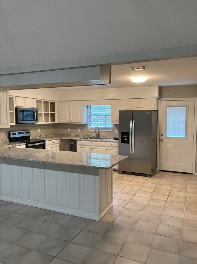 Cocina - 48352 Woodhaven Rd