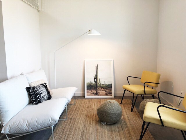 tall bright living space - 4405 W Point Loma Blvd