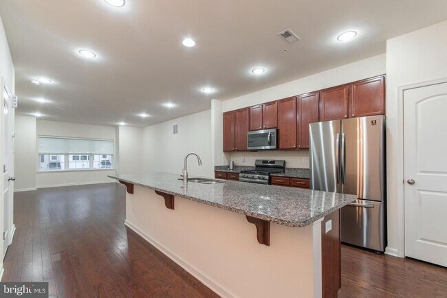 Building Photo - 136 Mercer Ct