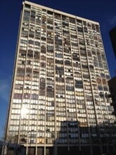 Building Photo - 5445 N Sheridan Rd