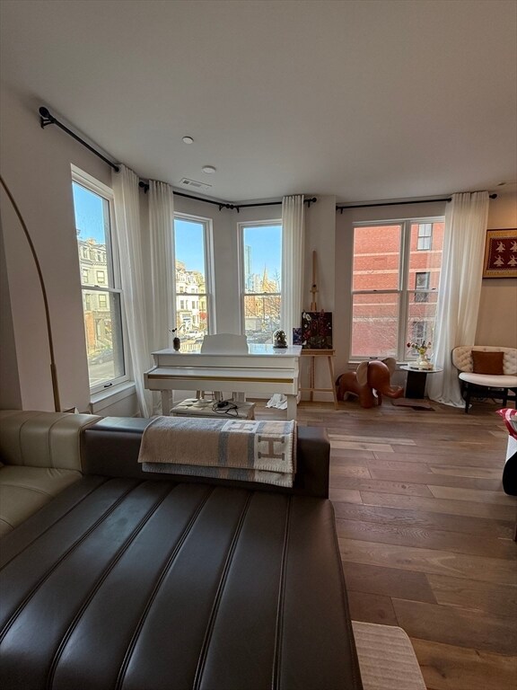 Foto del edificio - 566 Columbus Ave