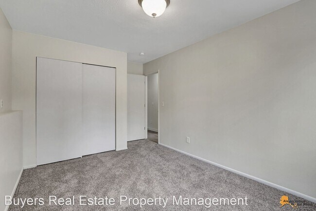 Building Photo - 4 br, 3 bath House - 5318 Maria Court