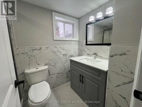 Building Photo - 75 Regatta Crescent