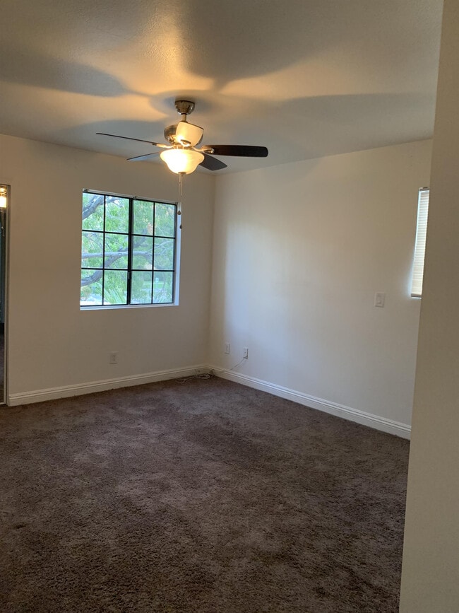 Building Photo - 5162 S Jones Blvd