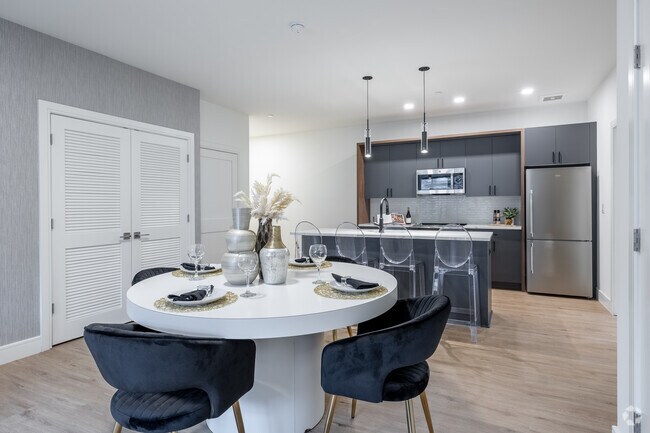2HAB 2BA - 1.204SF - 20 Grand
