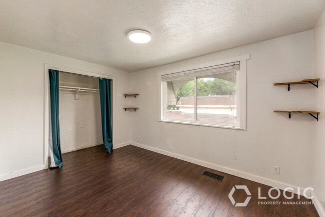 Building Photo - Beautiful Place in Prime Location!
