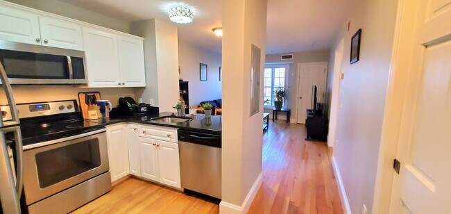 Foto del edificio - 145 Bennington St