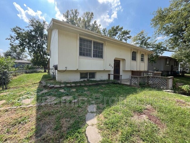 Building Photo - 217 Glendale Cir