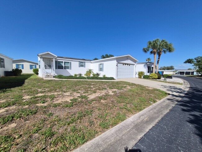 Building Photo - 2113 Sawgrass Ln