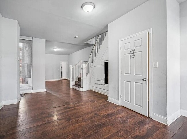 Photo - 5450 Media St House