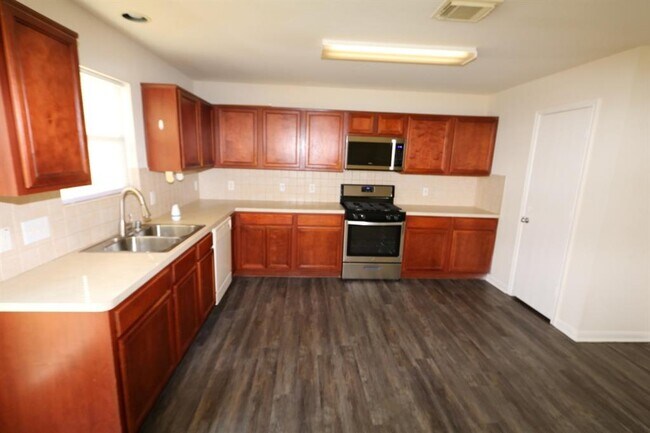 Building Photo - 9206 Pinderfield Ct