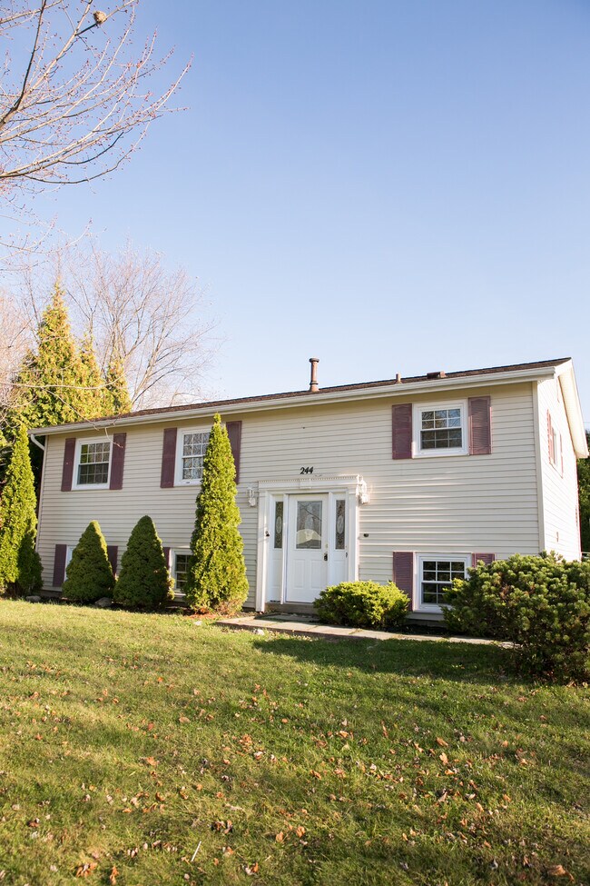 Frente de la casa - 244 Vollmer Pkwy