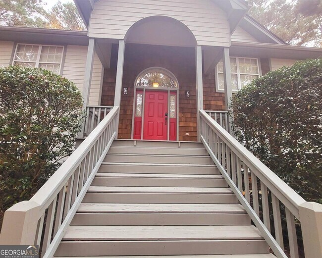 Building Photo - 1050 Bouldercrest Way