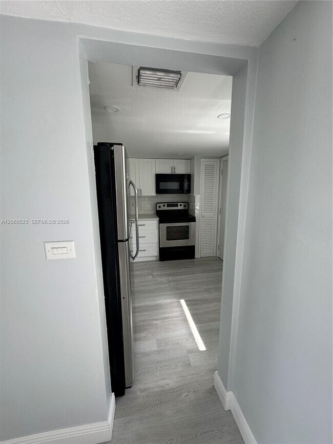 Foto del edificio - 1398 NE 191st St