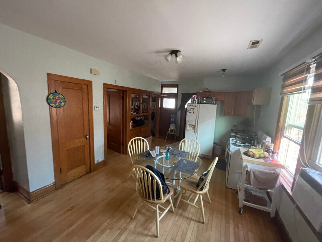Primary Photo - 4829 S Tripp Ave