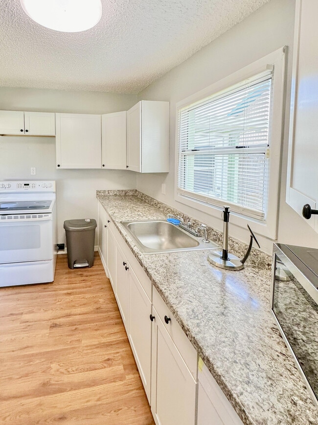 Building Photo - 12006 105th St