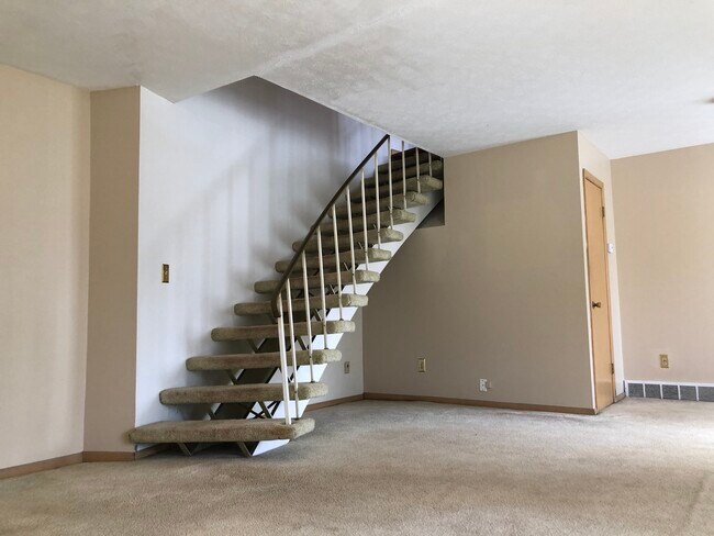 Foto del edificio - 27801 Mills Ave