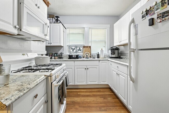 Foto del edificio - 64 Endicott St