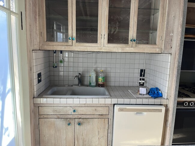 Foto del edificio - 1551 San Lucas St