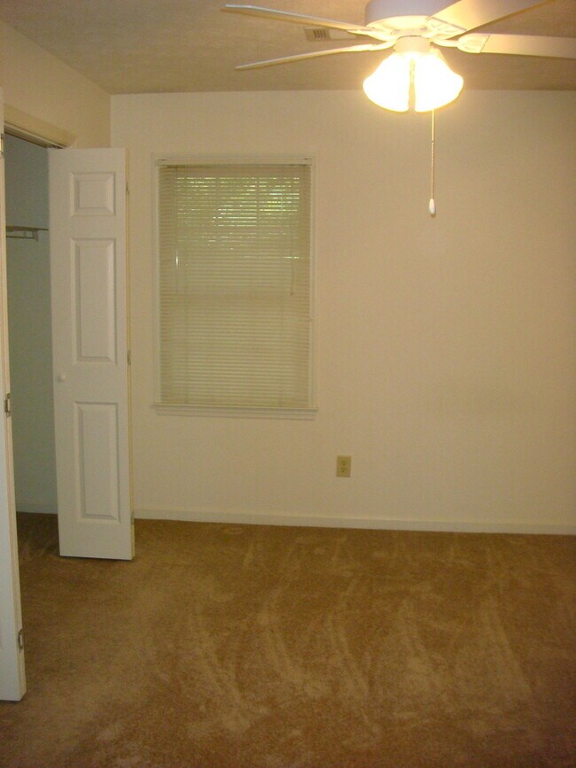 Foto del edificio - Renovated Duplex in Auburn!