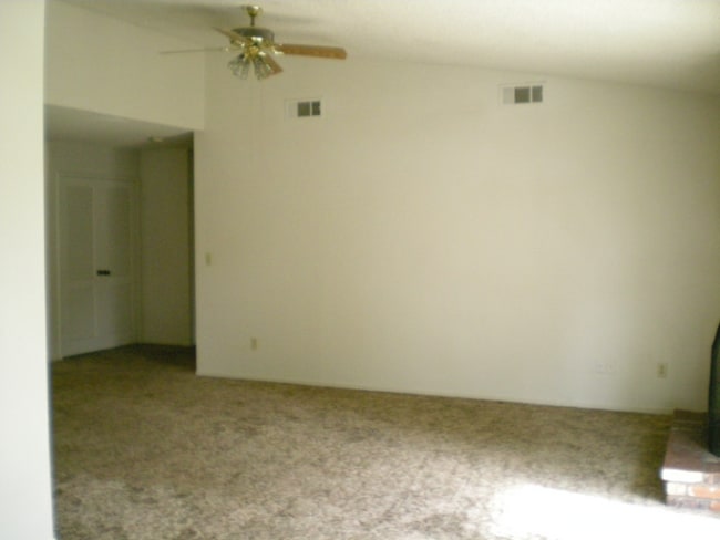 Building Photo - 3556 San Jose Ave