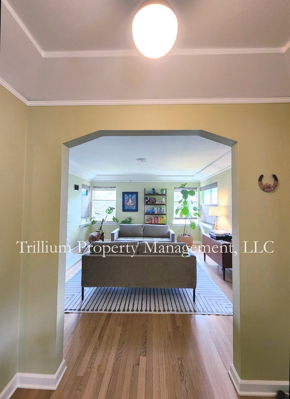 Building Photo - 5935 N Concord Ave