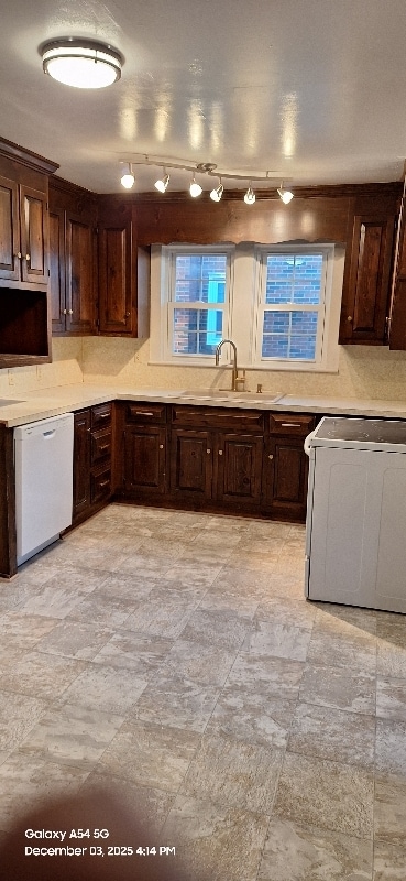 Foto del edificio - 225 Constitution Ave