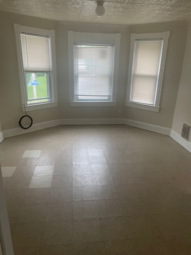 Office Room - 1211 City St