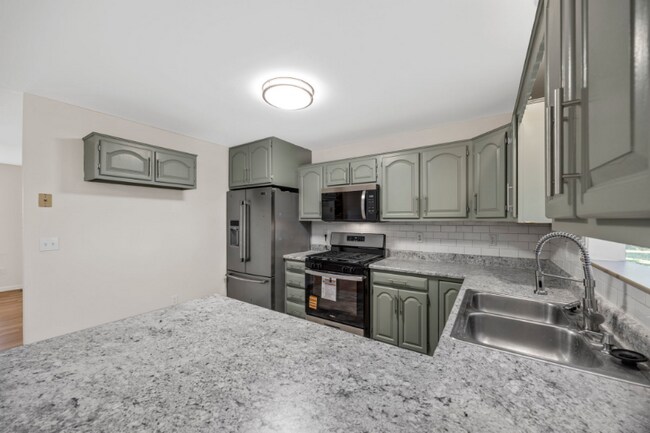 Foto del edificio - 1755 Fountainbleu Dr