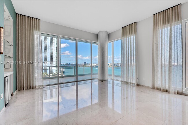 Building Photo - 900 Brickell Key Blvd