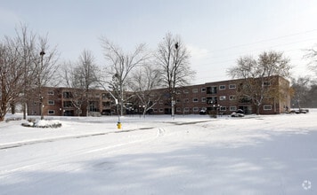 Building Photo - 500 Glenelm Cres