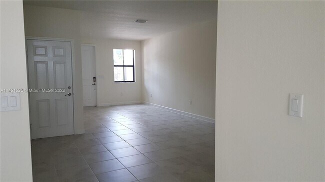 Foto del edificio - 11448 SW 252nd Ter