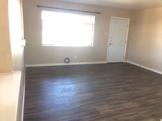 Building Photo - 5706 Macon Ln