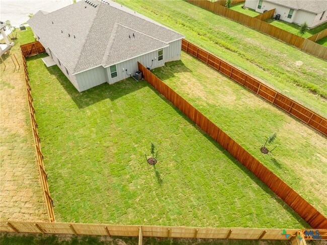 Foto del edificio - 5119 Rose Petal Ct