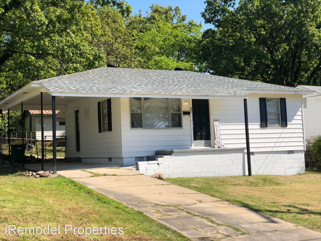 Primary Photo - 3 br, 1 bath House - 921 W 54th