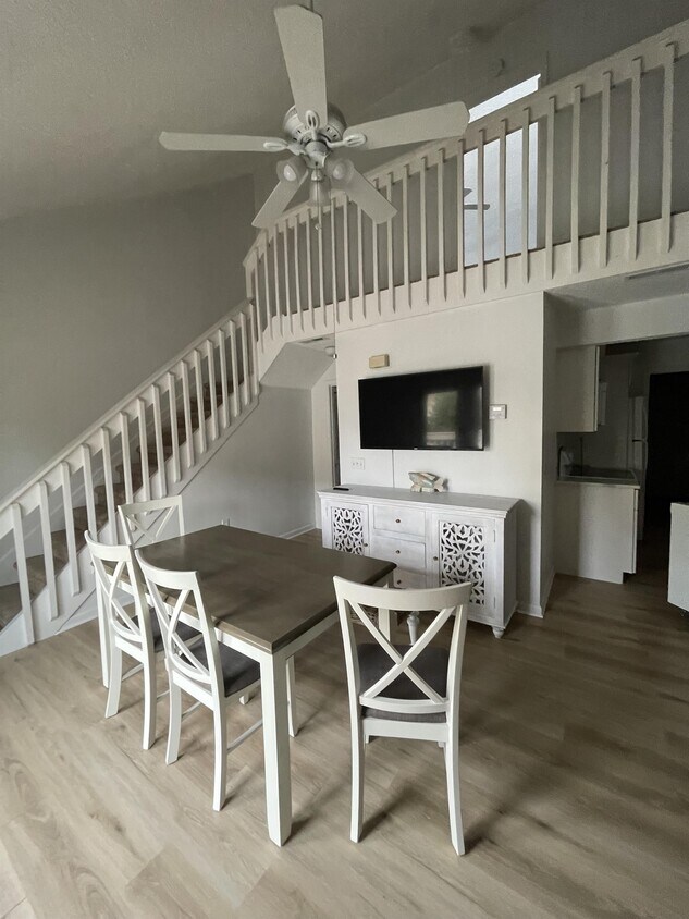 212 11th Ave S, Surfside Beach, SC 29575 Townhome Rentals in Surfside