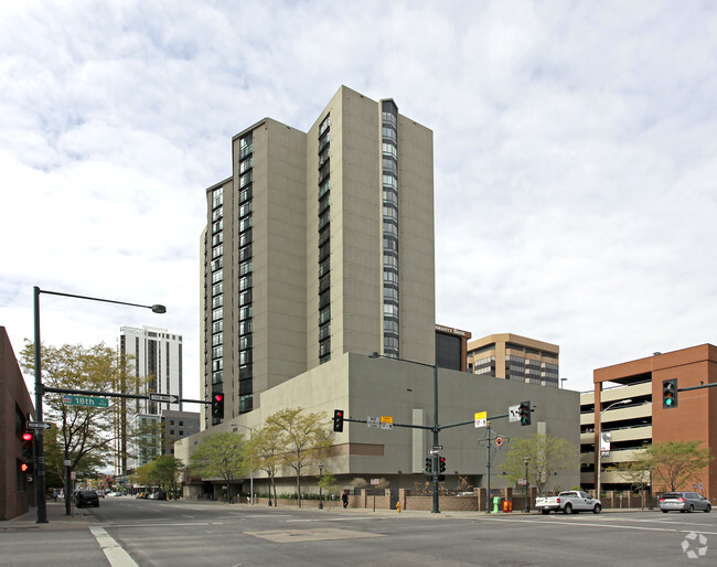 Foto principal - Windsor Condominiums