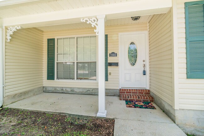 Building Photo - 2303 Shoal Creek Dr
