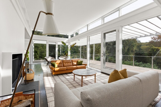 Building Photo - 26 Chalburn Rd