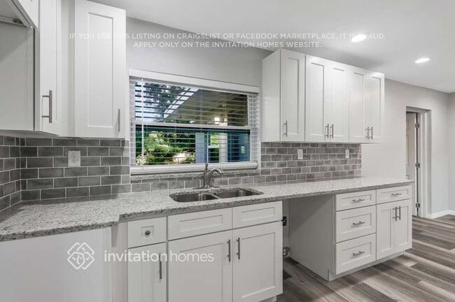 Foto del edificio - 1938 Summit Dr