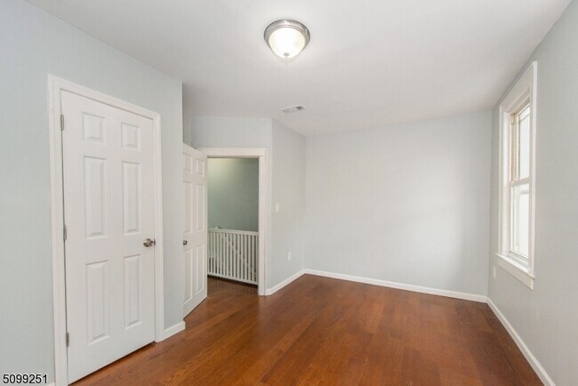 Building Photo - 425 S 16th St