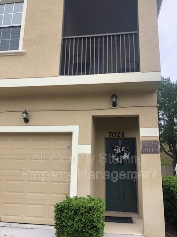 Foto principal - 7021 Kirkland Way