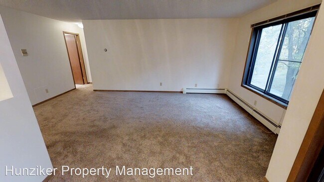 Building Photo - 2 br, 1 bath Apartment - 2310 Mortensen 23...