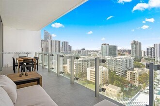 Building Photo - 700 NE 26th Terrace