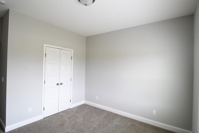 Building Photo - 408 S Zetterower Ave