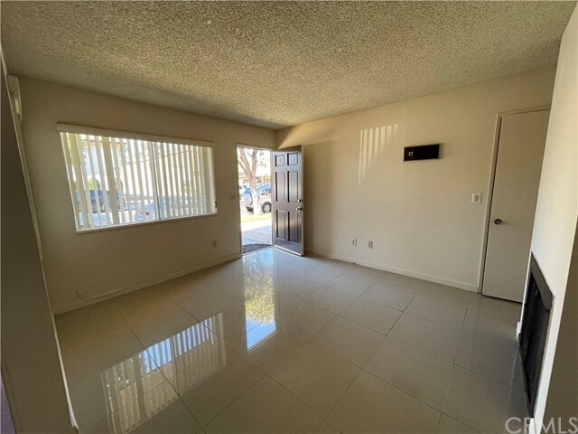 Foto del edificio - 7852 Stark Drive