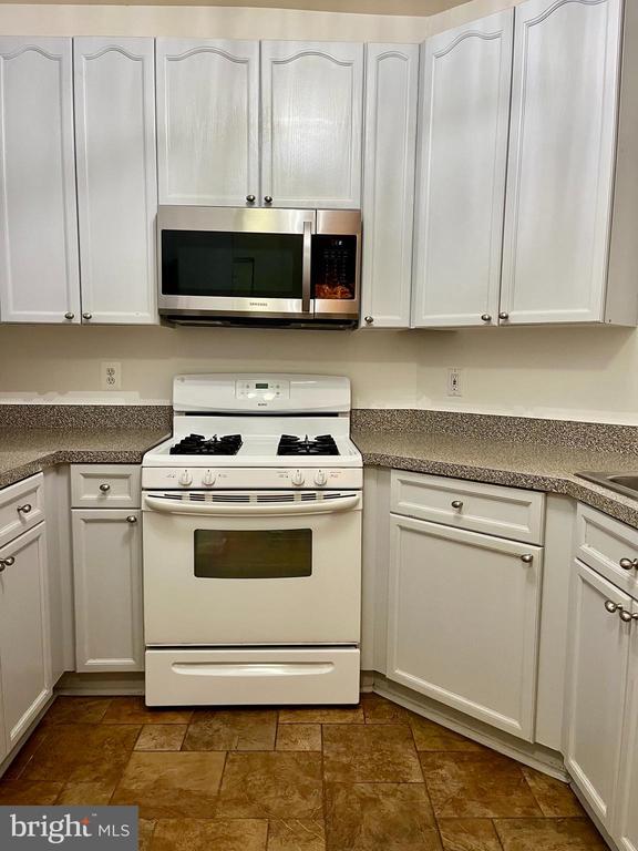 Building Photo - 2701 Bellforest Ct