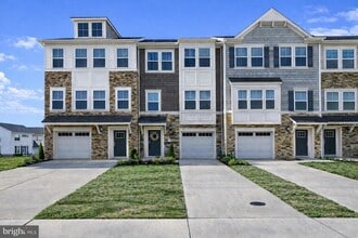 Building Photo - 10939 Drummond Pl